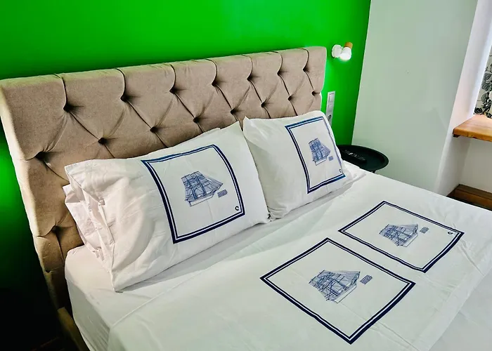 Casa Verde Di Giorgio 10 Mins Walk From Piraeus Port