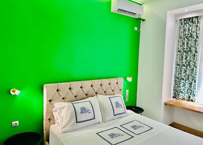 Casa Verde Di Giorgio 10 Mins Walk From Piraeus Port
