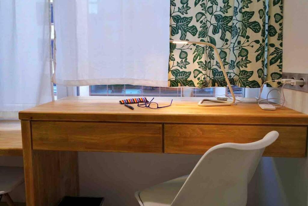 Casa Di Giorgio 10 Mins Walk From Port Apartment Piraeus